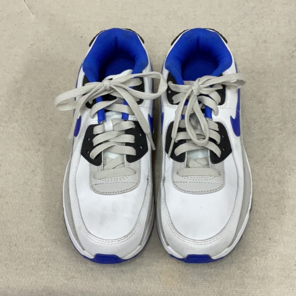 EUC Boys nike air max sneakers - Picture 4 of 6